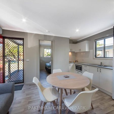Pakenham Caravan Park Hotel ภายนอก รูปภาพ
